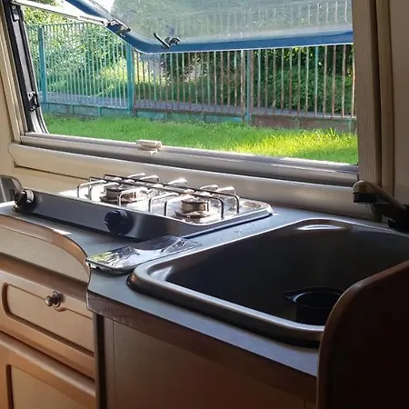 אוהל מפואר Camper Van Montenegro